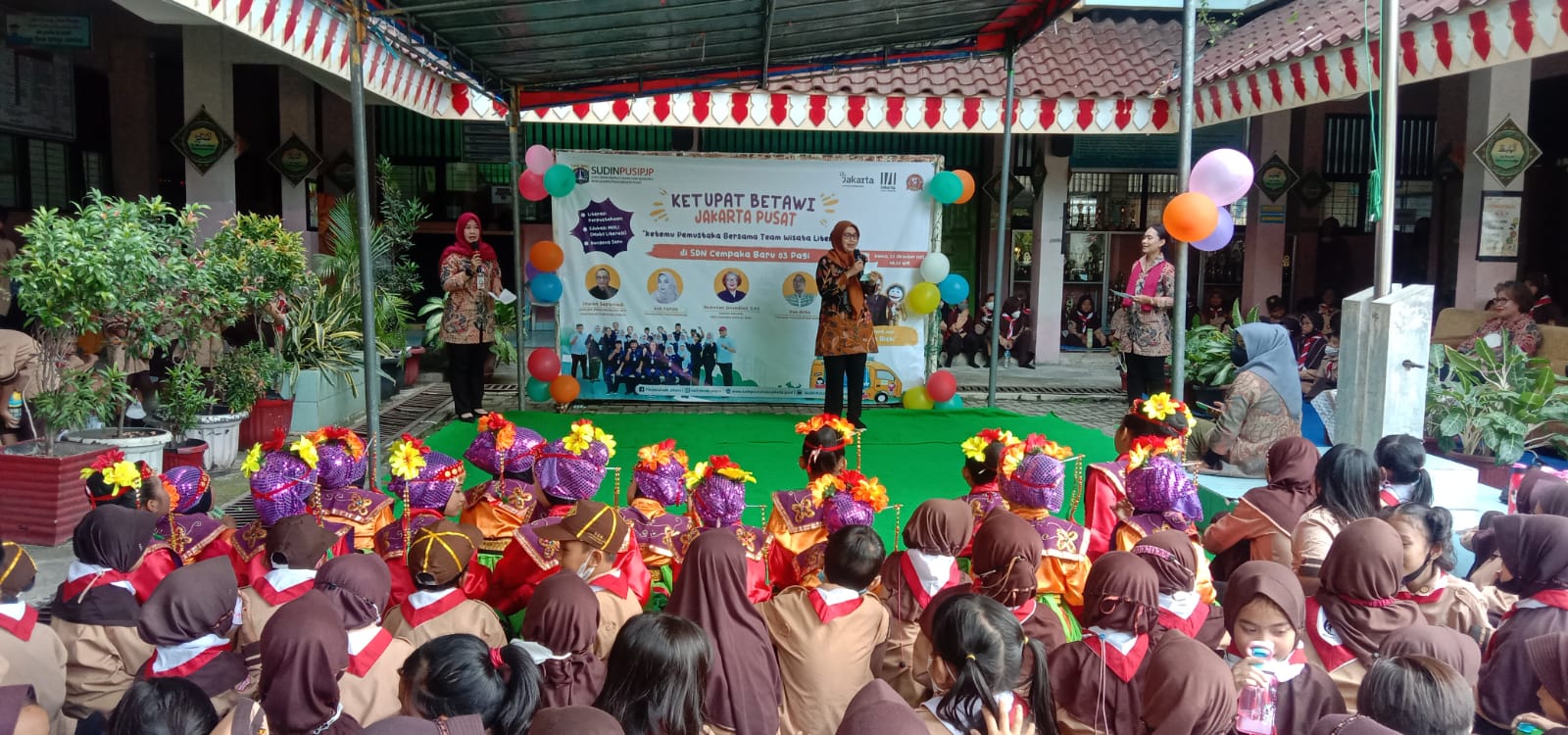 KETUPAT BETAWI : Ketemu Pemustaka Bareng Team Wisata Literasi Di SDN Cempaka Baru 03 Pagi